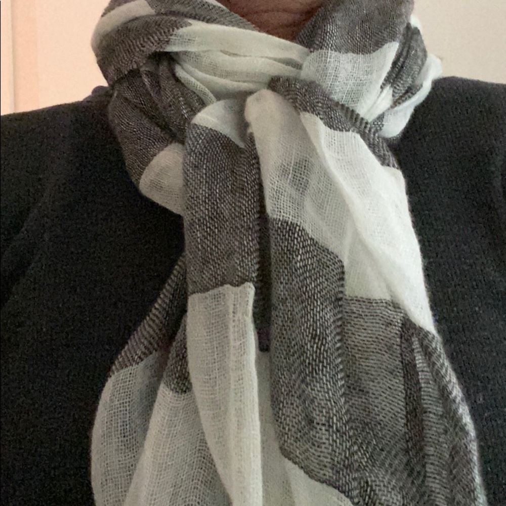 Black and white striped linen scarf.